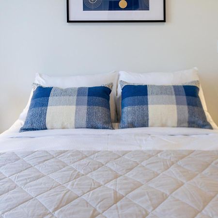 City Lights Retreat With Carpark 2 Bed 2 Bath Christchurch Ngoại thất bức ảnh
