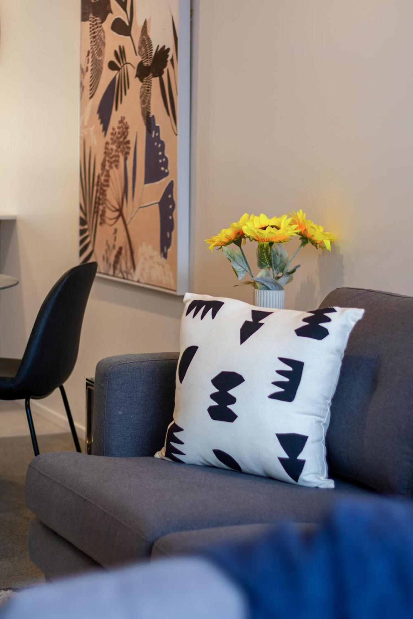 City Lights Retreat With Carpark 2 Bed 2 Bath Christchurch Ngoại thất bức ảnh