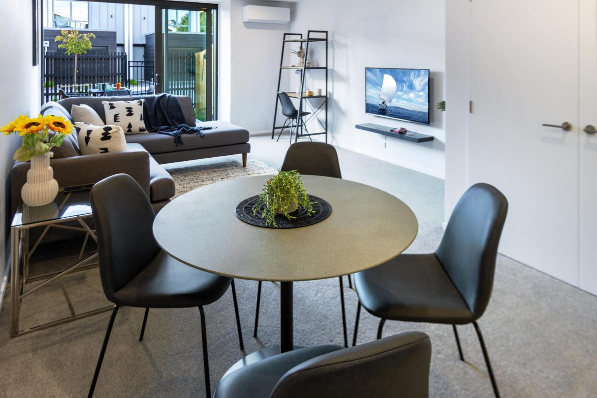 City Lights Retreat With Carpark 2 Bed 2 Bath Christchurch Ngoại thất bức ảnh
